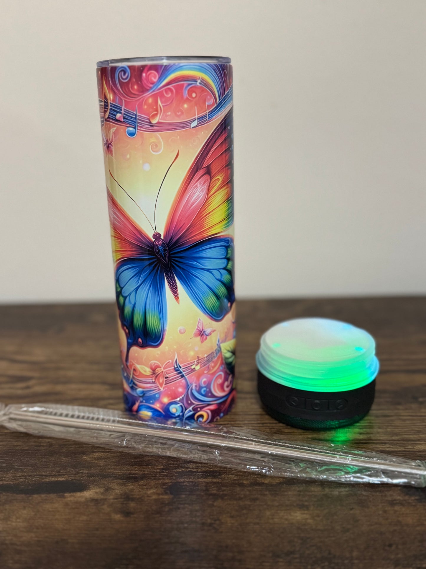 TUMBLER WITH BLUETOOTH SPEAKER ATTACHMENT